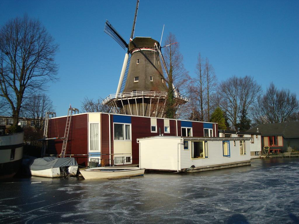 ホテルHouseboat Under The Mill アムステルダム エクステリア 写真